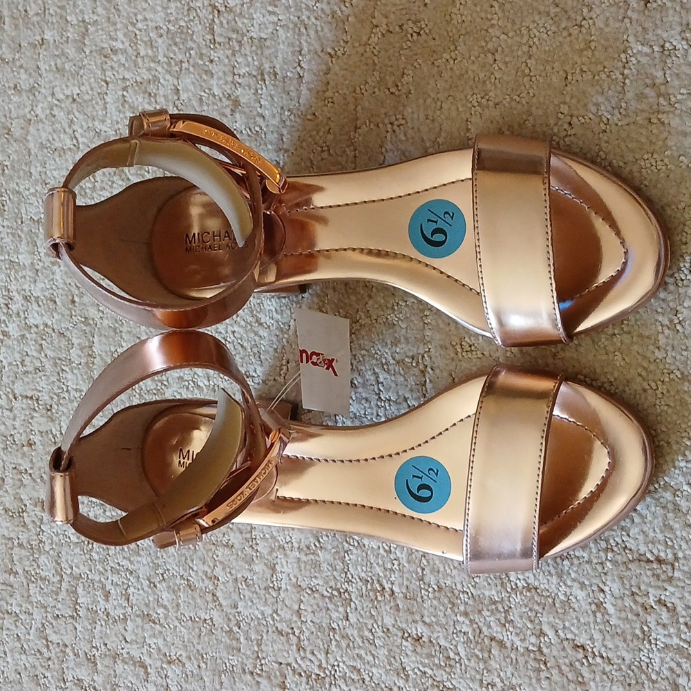 Michael Kors copper metallic buckle chunky heels 6.5 - Picture 2 of 11